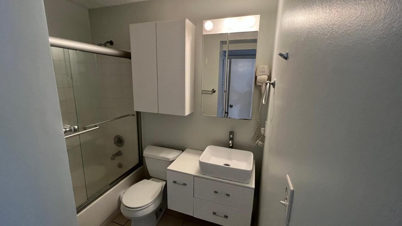 Ocean Front 2 Bedroom & Bath In Isla Verde San Juan Eksteriør billede